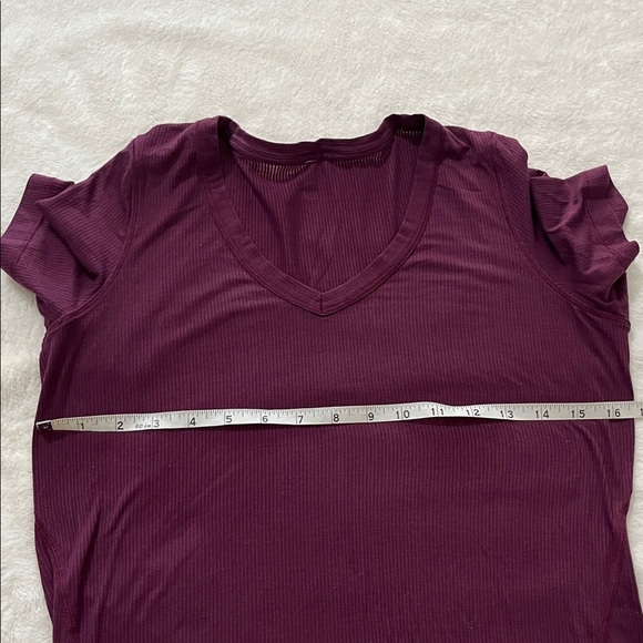 Lululemon Burgundy Top - Picture 4 of 5
